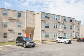 Unicorn Apartments in Ferrelview, MO - Building Photo - Building Photo