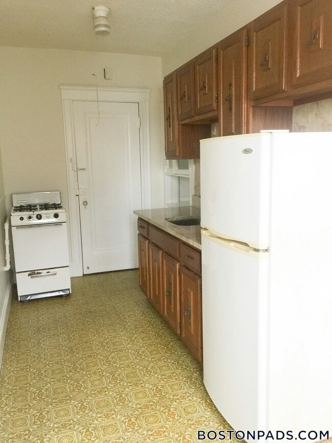 53 Fellsway W, Unit 17 in Medford, MA - Building Photo - Building Photo