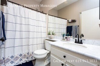 5448 Mandarin Cove in San Diego, CA - Foto de edificio - Building Photo
