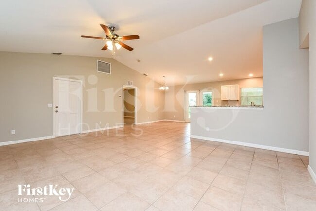 6262 Magee St in Englewood, FL - Building Photo - Building Photo