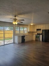 1503 Stillwood Dr in Savannah, GA - Building Photo - Building Photo