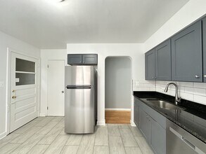 6719 N California Ave in Chicago, IL - Building Photo - Building Photo