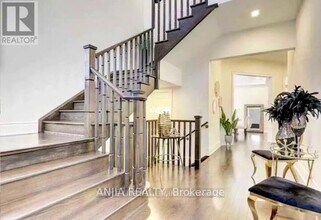 158 Hurst Ave in Vaughan, ON - Building Photo - Building Photo