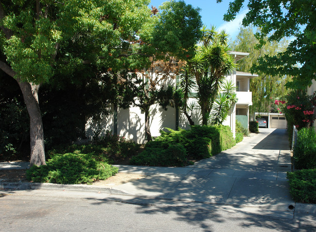 1601 Brookvale Dr in San Jose, CA - Foto de edificio - Building Photo