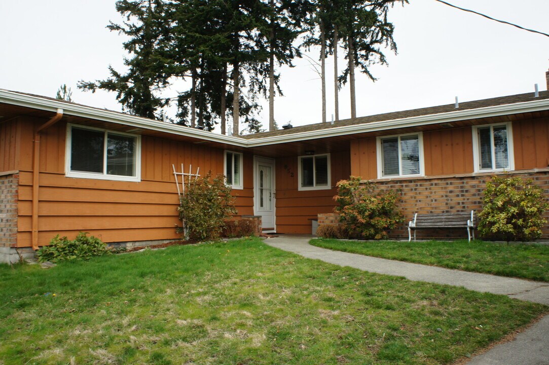 952 NE Netlam Ln in Oak Harbor, WA - Building Photo