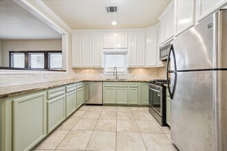 345 W 22nd St in Houston, TX - Building Photo - Building Photo