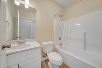 104 E Overton St in Tuscola, IL - Building Photo - Building Photo