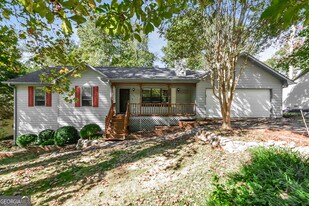 208 Wildwood Dr in Stockbridge, GA - Building Photo