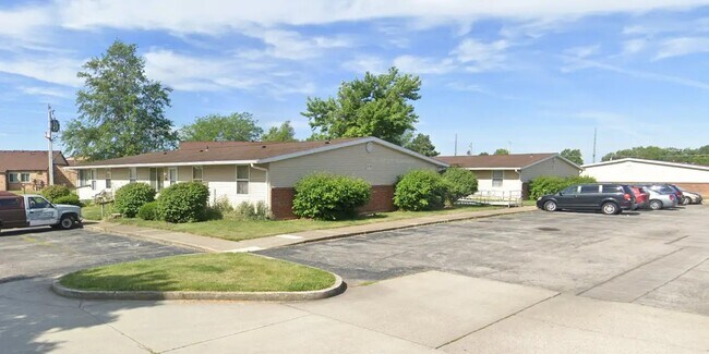 603 S Poe Rd in North Baltimore, OH - Foto de edificio - Building Photo