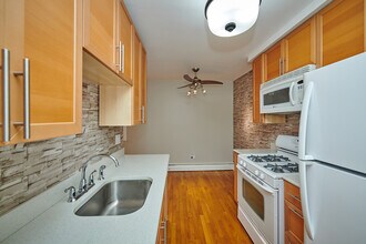 1626 W Estes Ave in Chicago, IL - Building Photo - Building Photo