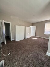 499 Delaware Ave, Unit 1 in Roebling, NJ - Foto de edificio - Building Photo