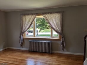 8 Charles St in Randolph, NJ - Building Photo - Building Photo