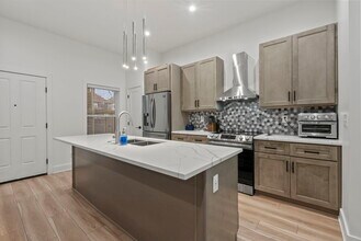 1205 Hamlet St in Columbus, OH - Building Photo - Building Photo