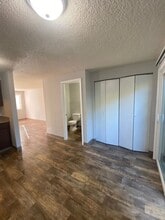 Rhoda Anne Apartments in McMinnville, OR - Building Photo - Interior Photo