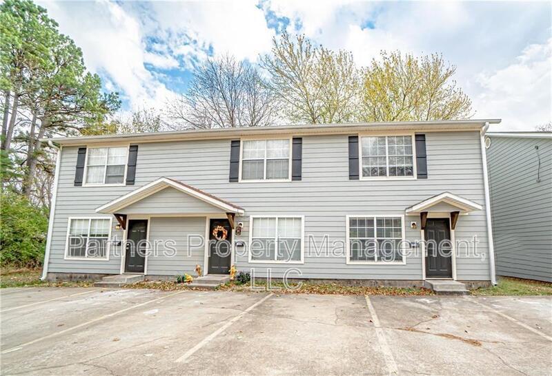 1534 N Addington Ave in Fayetteville, AR - Foto de edificio