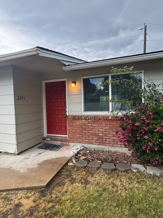 2175-2175 S Curtis Rd in Boise, ID - Building Photo