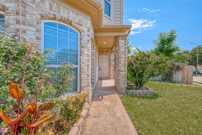 19223 Brook Village Rd in Houston, TX - Building Photo - Building Photo