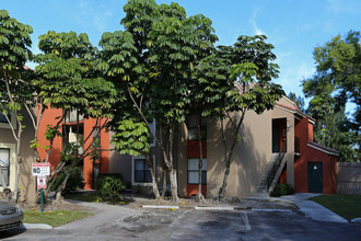 Presidents Walk in West Palm Beach, FL - Building Photo - Building Photo