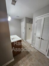 3802 Falcon Crest Dr in Louisville, KY - Building Photo - Building Photo