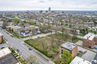 1303 Park Ave in Omaha, NE - Foto de edificio - Building Photo