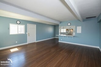 2227 Stewart Ave in Las Vegas, NV - Foto de edificio - Building Photo
