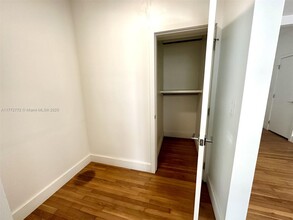 1602 Meridian Ave in Miami Beach, FL - Building Photo - Building Photo