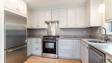 48 Concord Ave, Unit 1 in Somerville, MA - Foto de edificio - Building Photo