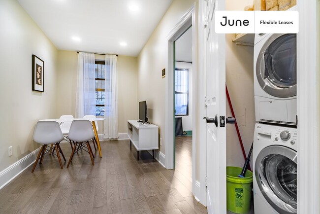 345 E 21st St in New York, NY - Building Photo - Building Photo