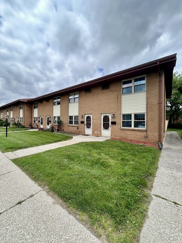 property at 783 N Macomb St