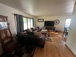 1207 Quebec Cir in Ames, IA - Building Photo - Building Photo
