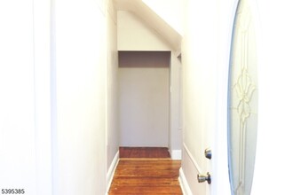108 Berkshire Pl, Unit 2 in Irvington, NJ - Building Photo - Building Photo