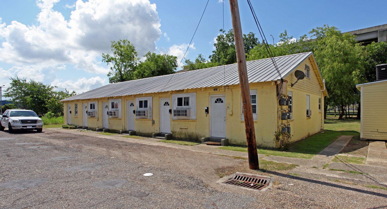 1403-1413 Lawrence St in New Orleans, LA - Building Photo