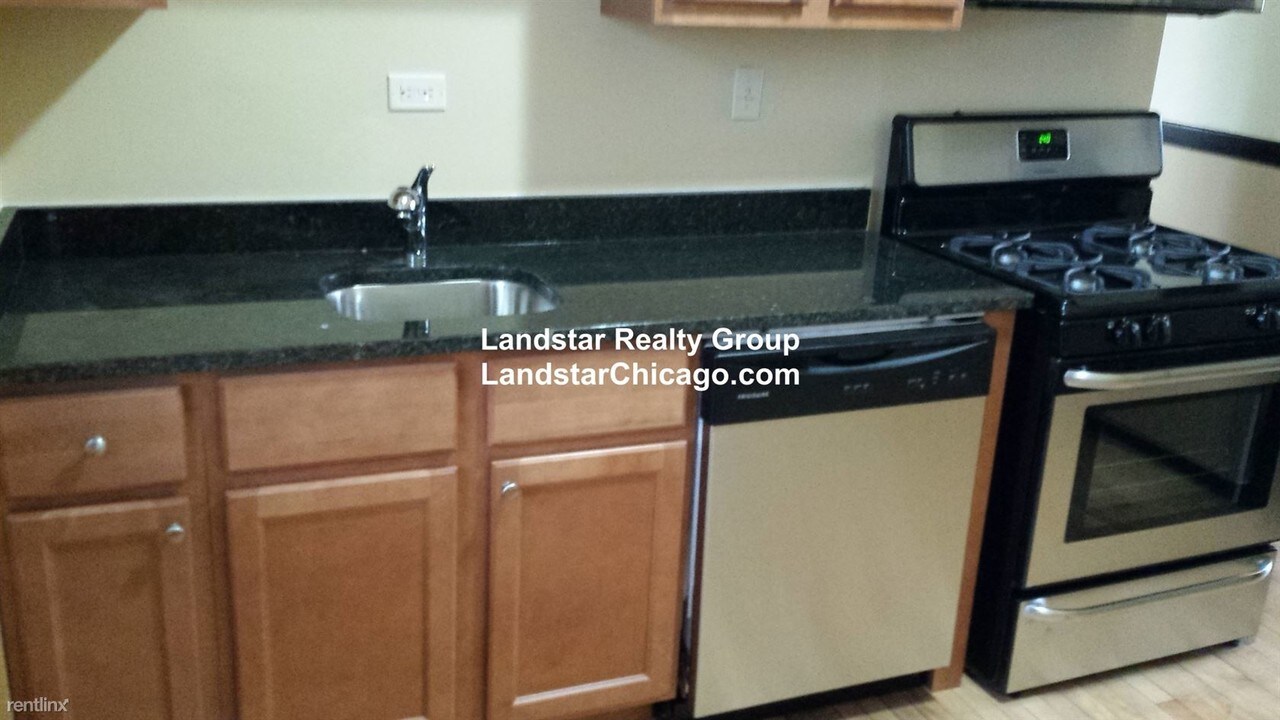 1606 W Nelson St-Unit -# 2 in Chicago, IL - Building Photo