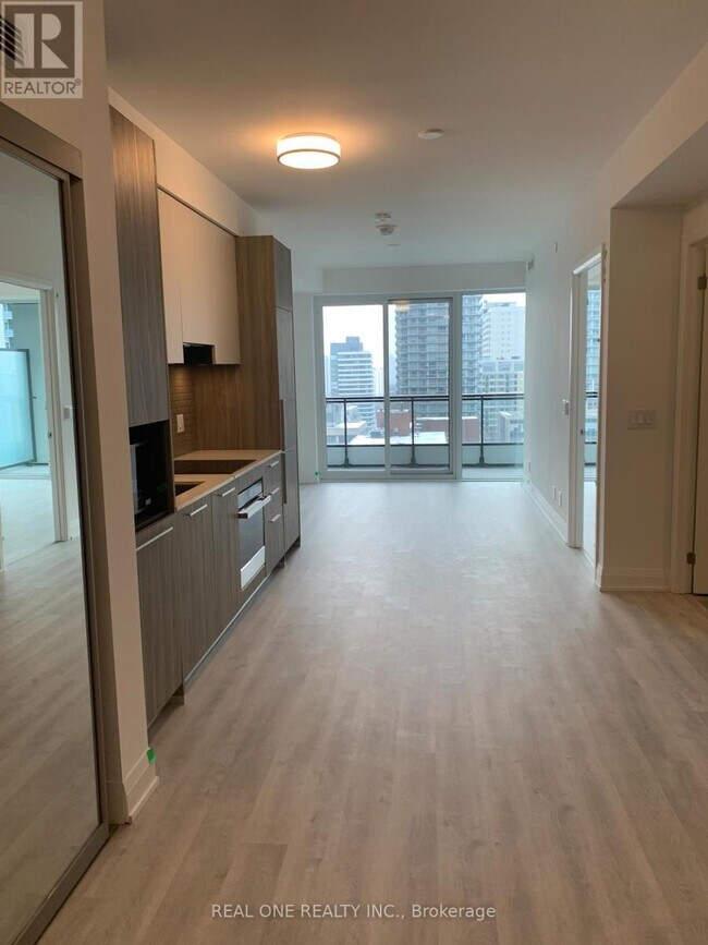 65 Broadway Ave in Toronto, ON - Building Photo - Building Photo