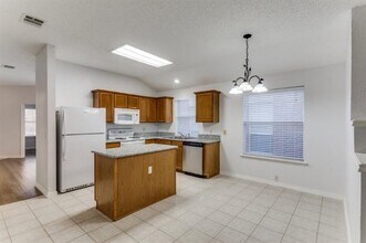8440 Orleans Ln in Fort Worth, TX - Building Photo - Building Photo