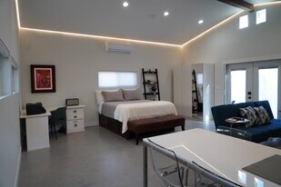 542 Sunset Ave, Unit 1/2 in Los Angeles, CA - Building Photo