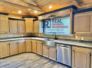 698 E Upper Rock Creek Rd in Inkom, ID - Building Photo - Building Photo