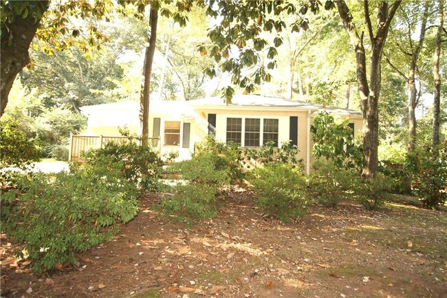 property at 969 S Columbia Dr