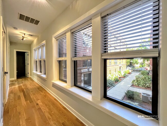 property at 2205 W Eastwood Ave