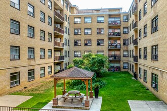 Terrace Gardens in Toronto, ON - Building Photo - Building Photo