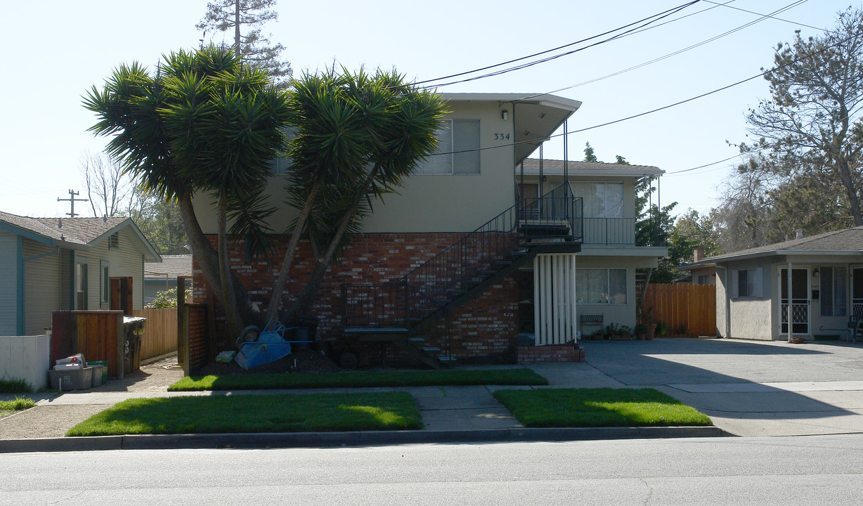 334 Standish St in Redwood City, CA - Foto de edificio