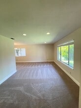700 Los Lunas Way in Sacramento, CA - Building Photo - Building Photo