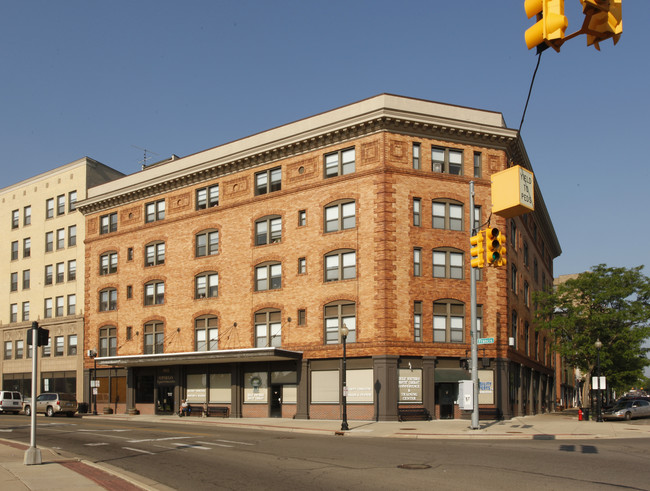 Otsego Apartments in Jackson, MI - Building Photo - Building Photo