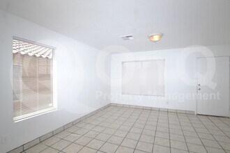 10713 W Montecito Ave in Phoenix, AZ - Building Photo - Building Photo