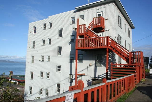 40 W Bond St in Astoria, OR - Foto de edificio - Building Photo