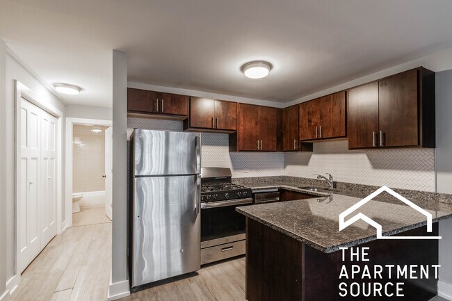 1435 N Dearborn St, Unit B2