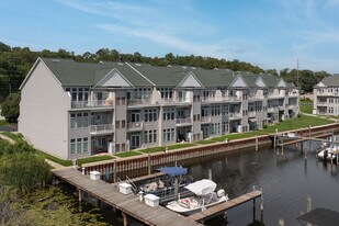 2411 Lake Ave in Muskegon, MI - Building Photo