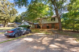 5005 Hawthorne Ct in Smyrna, GA - Building Photo - Building Photo