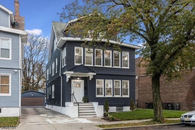 property at 440 N Grove St