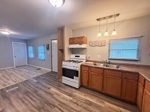 711 N 19th St in Hamilton, IL - Foto de edificio - Building Photo